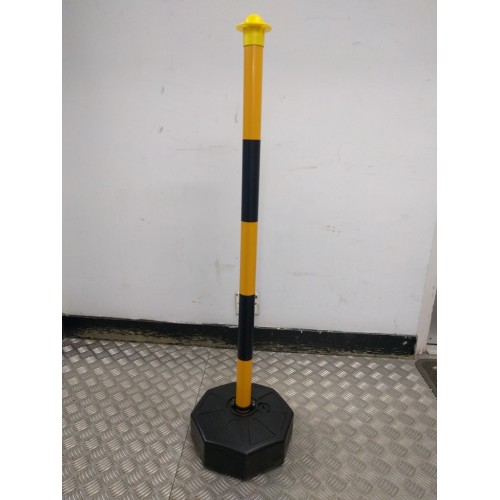 Water Filled Base Chain Post Traffic Cylinder Water Filled Base Chain Post Traffic Cylinder