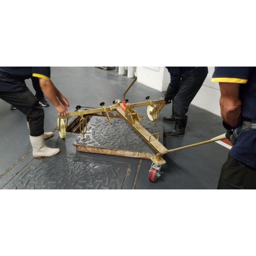 Hydraulic Manhole Cover Lifter