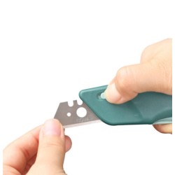 Nova SK029 Pocket Self-Retracting Squeeze Knife